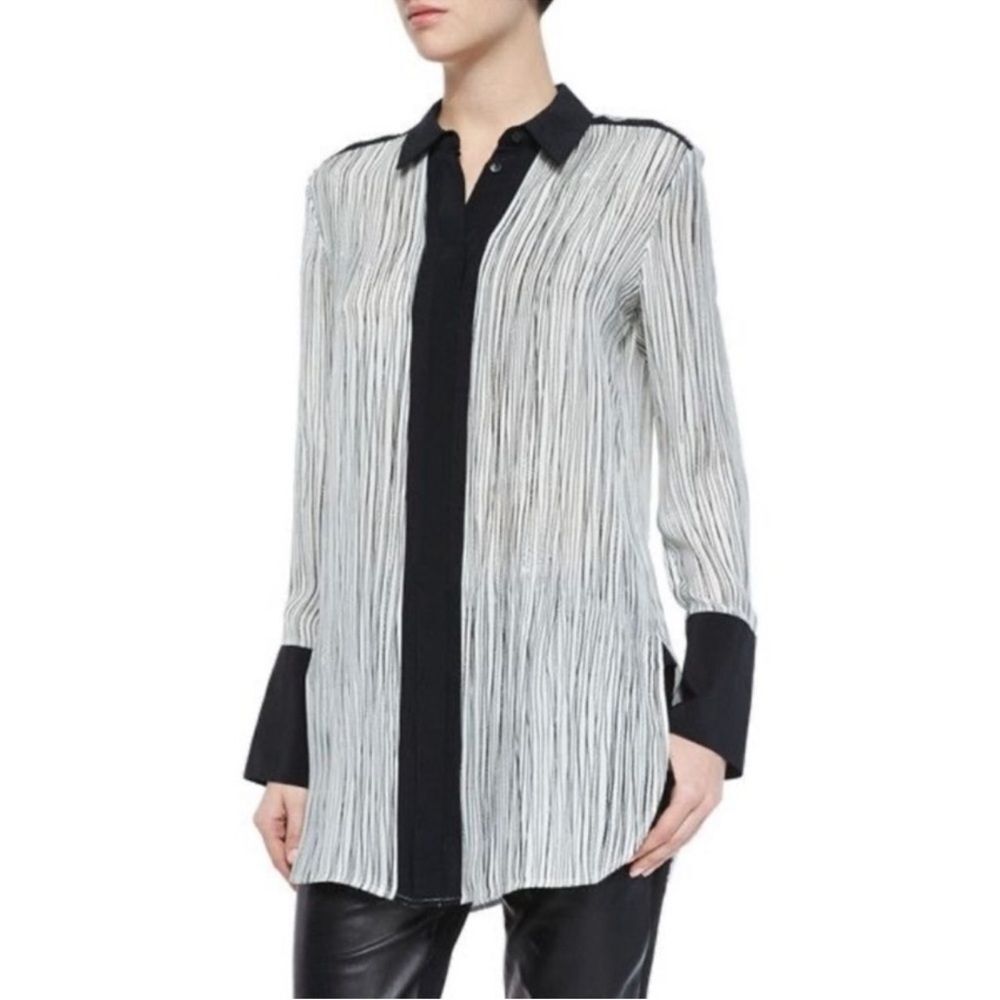 Vince Black and White Silk Wavy Striped Button Down Blouse Size Small